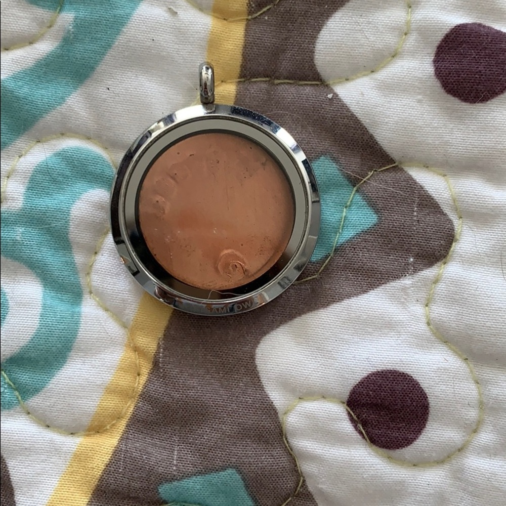 Origami Owl locket - Picture 2 of 3